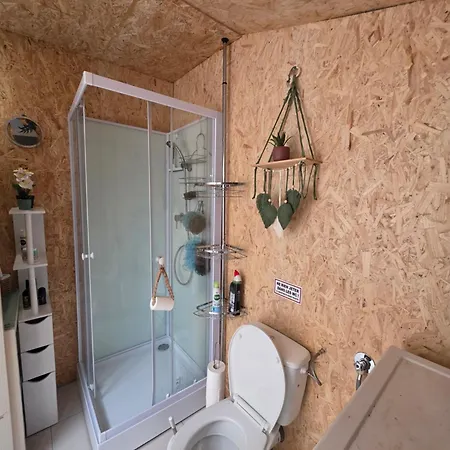 Des Doux Géants Camping Anthé